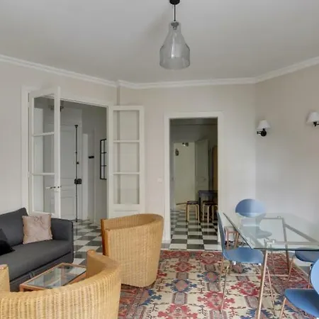 4 People Close To Eiffel Tower By Weekome Apartmán *